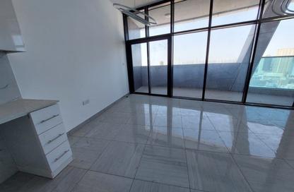 Apartment - Studio - 6 for rent in O2 Tower - District 14 - Jumeirah Village Circle - Dubai Apartment - Studio - 6 for rent in O2 Tower - District 14 - Jumeirah Village Circle - Dubai