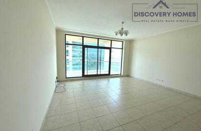 Apartment - 2 Bedrooms - 2 Bathrooms for rent in The Links East Tower - The Links - The Views - Dubai
