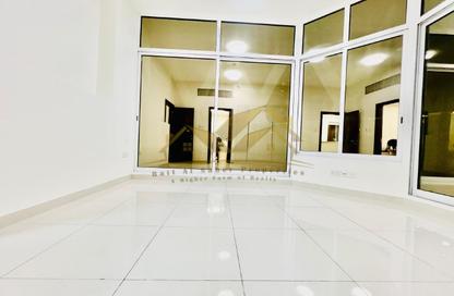 Apartment - 2 - 3 for rent in Infinity Building - Sheikh Zayed Road - Dubai