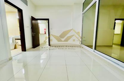 Apartment - 2 - 3 for rent in Infinity Building - Sheikh Zayed Road - Dubai