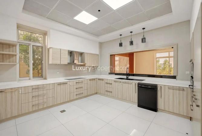 94023094 - Property Image 3