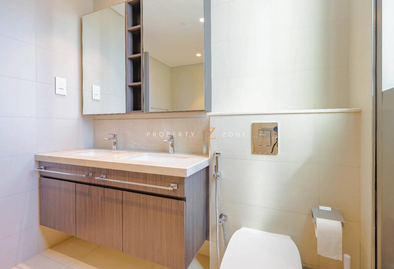 Dubai Mall connected | Luxury Furnished | View Now photo 13