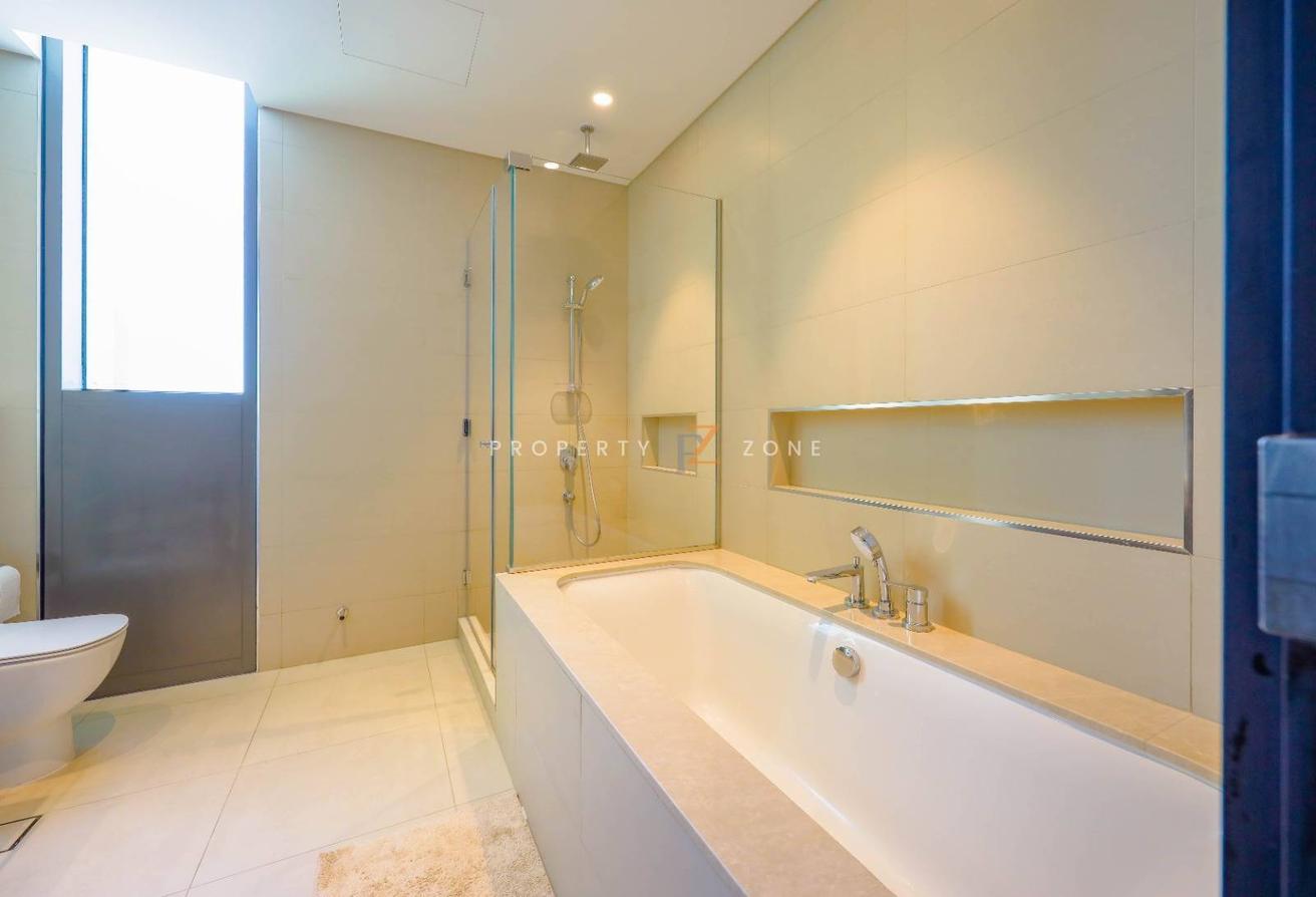 Dubai Mall connected | Luxury Furnished | View Now photo 18