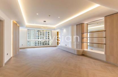 Apartment - 2 Bedrooms - 3 Bathrooms for sale in Marina Residences 5 - Marina Residences - Palm Jumeirah - Dubai
