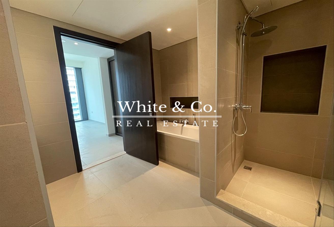 Vacant now | High Floor | 3 Bed + Maid photo 15