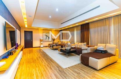 Villa - 7+ - 7+ for sale in Shakhbout City - Abu Dhabi