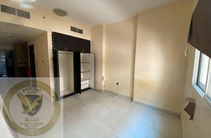 Apartment - Studio - 1 Bathroom for rent in Muweileh Community - Muwaileh Commercial - Sharjah