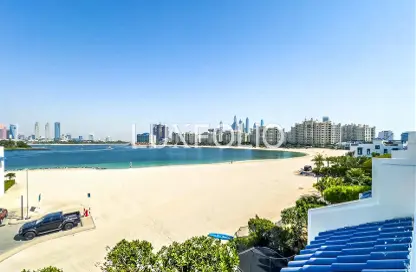 Villa - 5 Bedrooms - 6 Bathrooms for rent in Palma Residences - Palm Jumeirah - Dubai