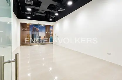 Shop - Studio for rent in Park Towers - DIFC - Dubai