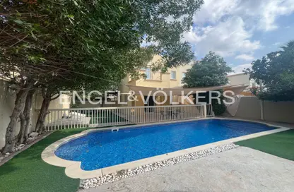 فيلا - 2 غرف نوم - 2 حمامات للايجار في الينابيع 11 - الينابيع - دبي