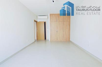 Apartment - 3 Bedrooms - 3 Bathrooms for rent in Dar Al Buteen 2 - Al Muraqqabat - Deira - Dubai