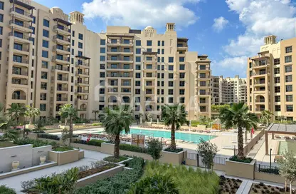 Apartment - 2 Bedrooms - 3 Bathrooms for rent in Al Jazi 4 - Madinat Jumeirah Living - Umm Suqeim - Dubai