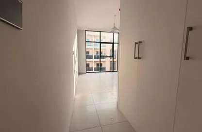 شقة - غرفة نوم - 2 حمامات للايجار في مجمع مويلح - تجارية مويلح - الشارقة