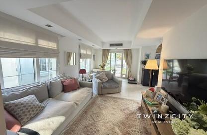 Villa - 2 Bedrooms - 2 Bathrooms for rent in Springs 3 - The Springs - Dubai