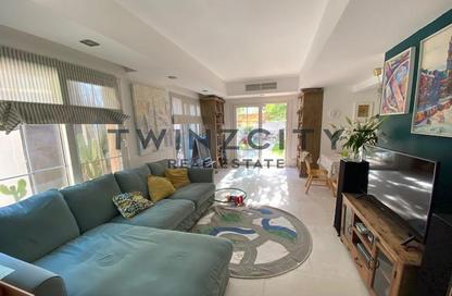 Villa - 2 Bedrooms - 2 Bathrooms for rent in Springs 3 - The Springs - Dubai