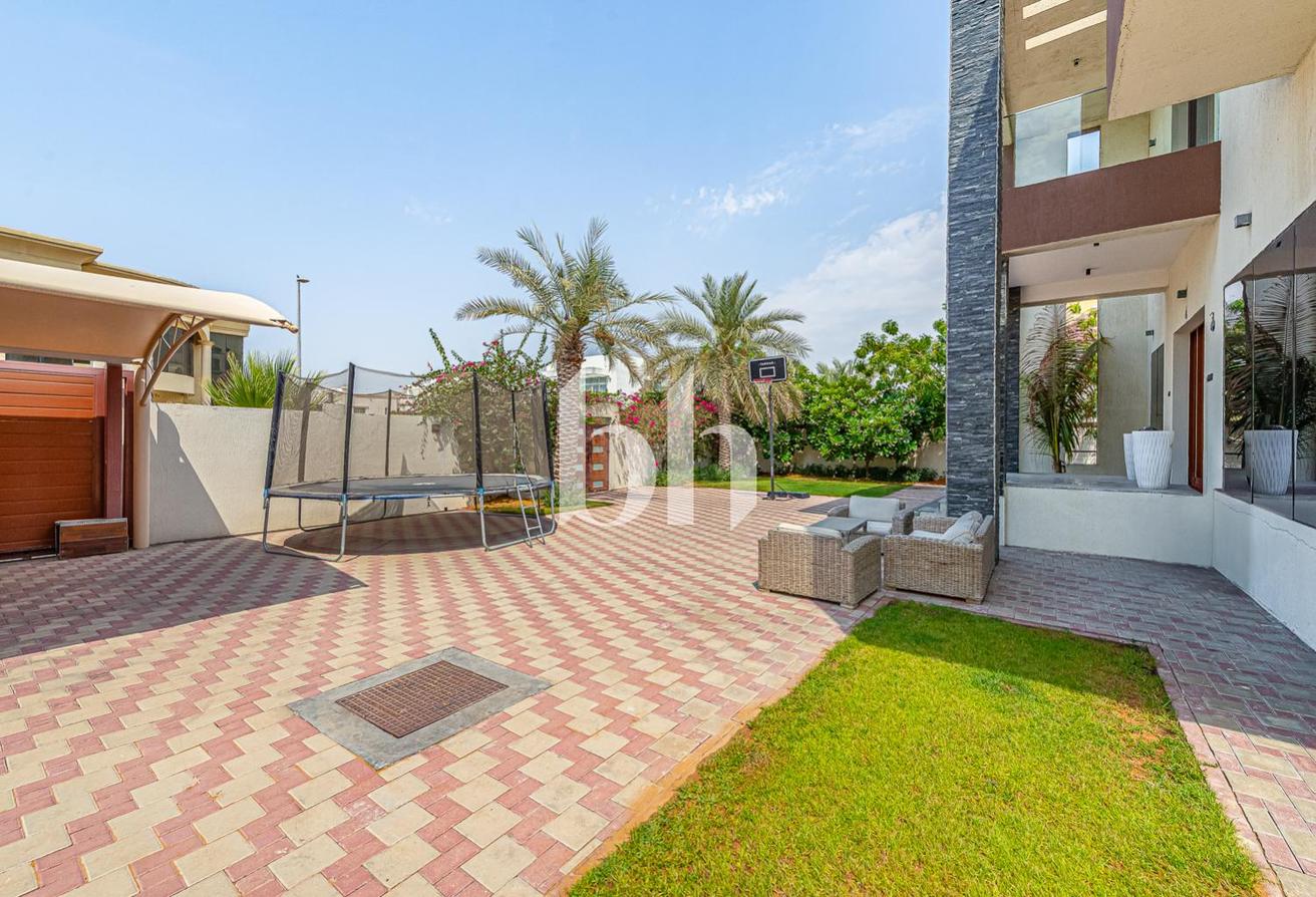 Bright 6BR Villa | Partly Furnished | Large Plot photo 2