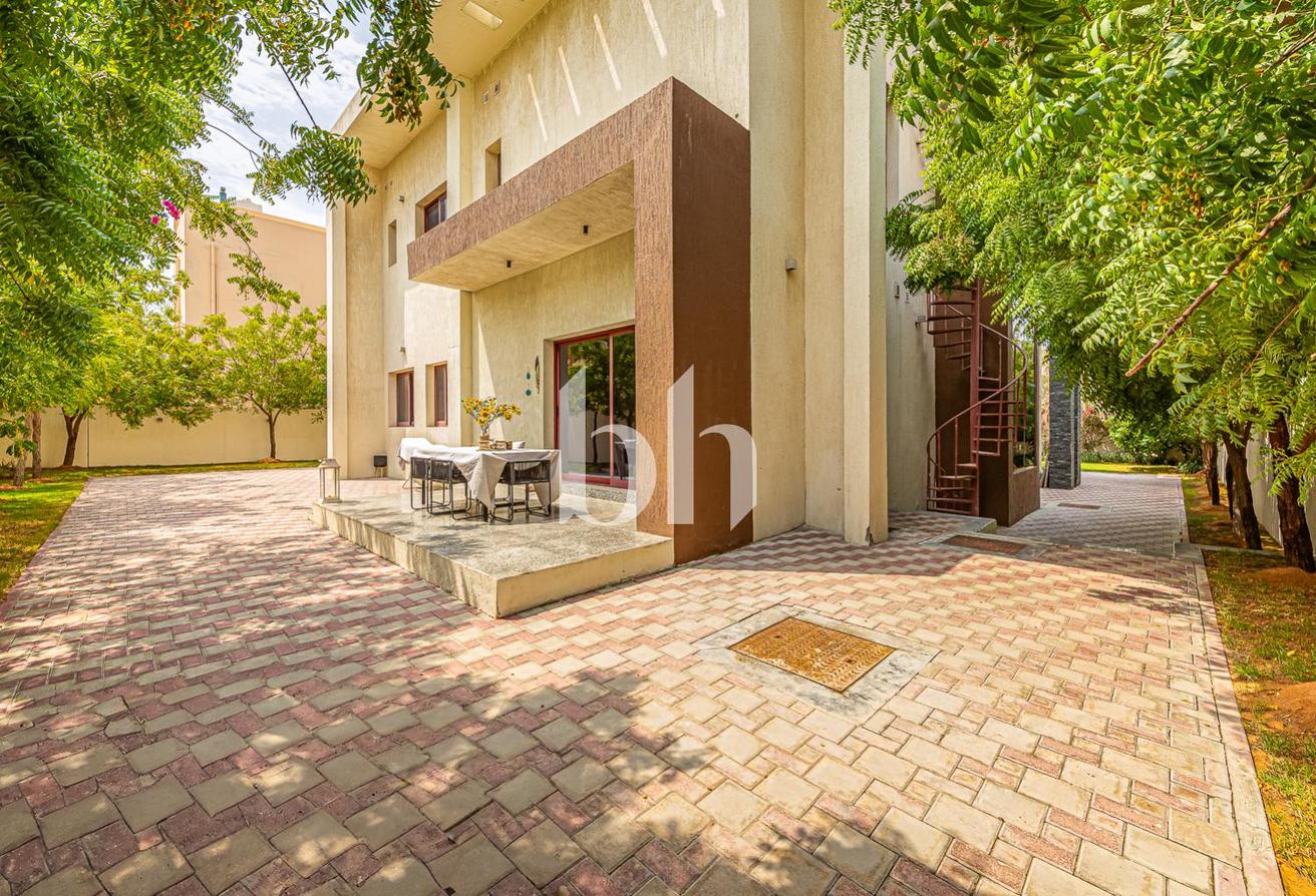 Bright 6BR Villa | Partly Furnished | Large Plot photo 3