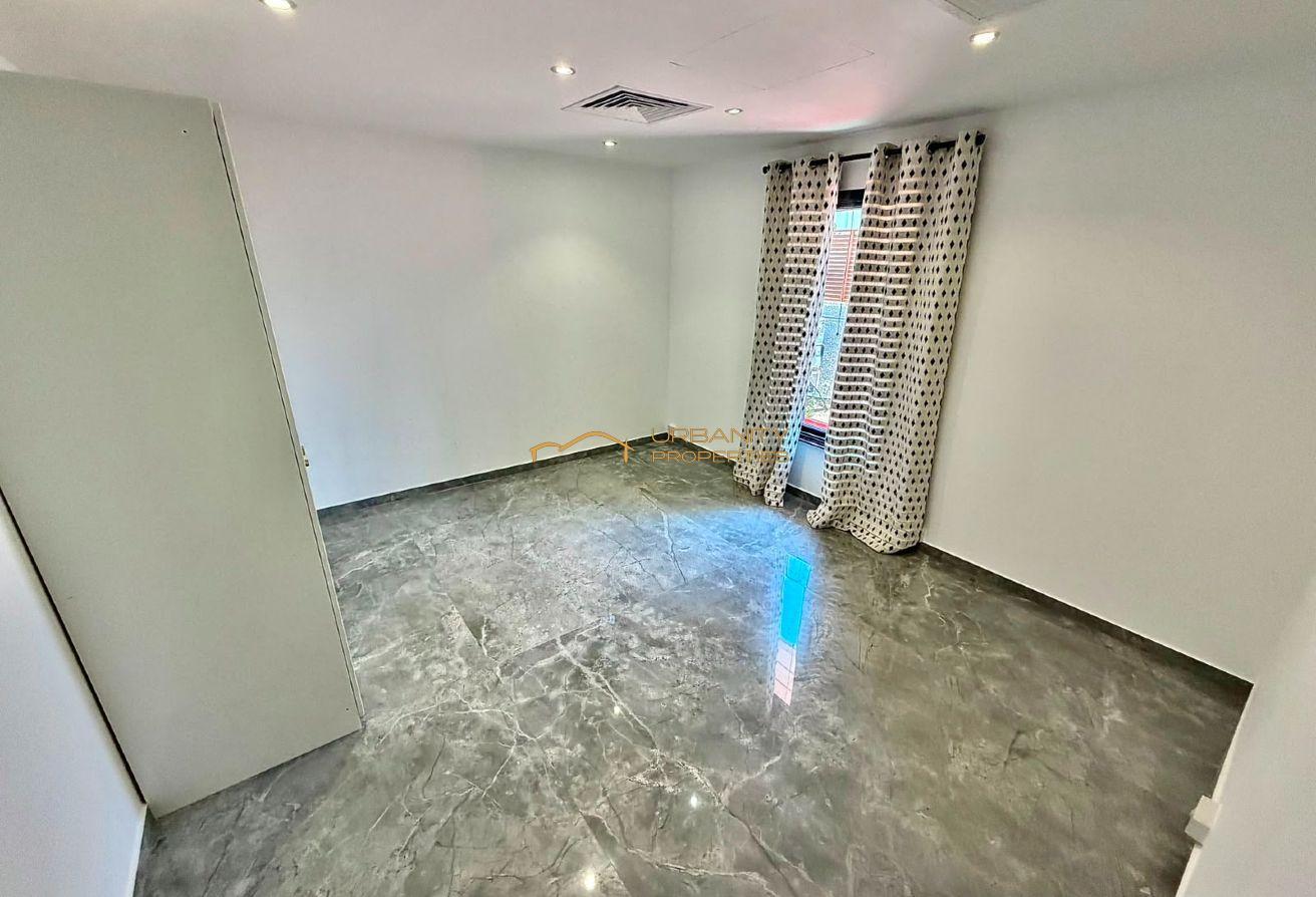 Spacious 4BR Ground Floor Villa | Prime Jumeirah 1 photo 11