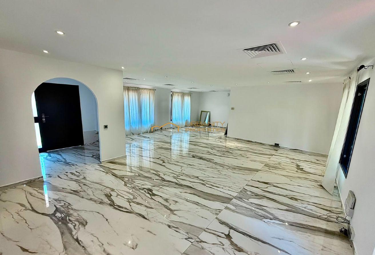 Spacious 4BR Ground Floor Villa | Prime Jumeirah 1 photo 4