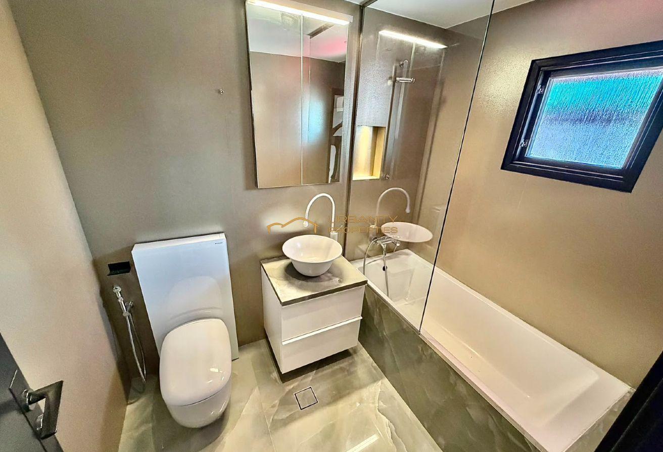 Spacious 4BR Ground Floor Villa | Prime Jumeirah 1 photo 22