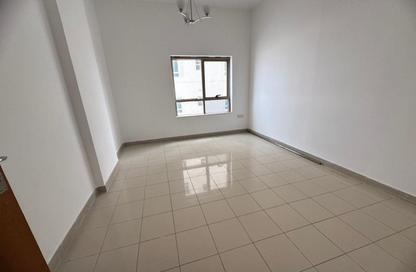 Apartment - 3 Bedrooms - 3 Bathrooms for rent in Corniche Tower - Ajman Corniche Road - Ajman