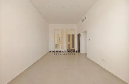 شقة - 2 غرف نوم - 3 حمامات للايجار في سراب 2 - الجادة - الشارقة