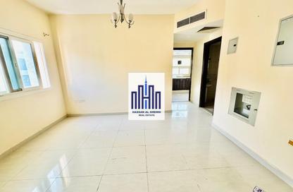 Apartment - 1 Bedroom - 1 Bathroom for rent in Muwailih Building - Muwaileh - Sharjah