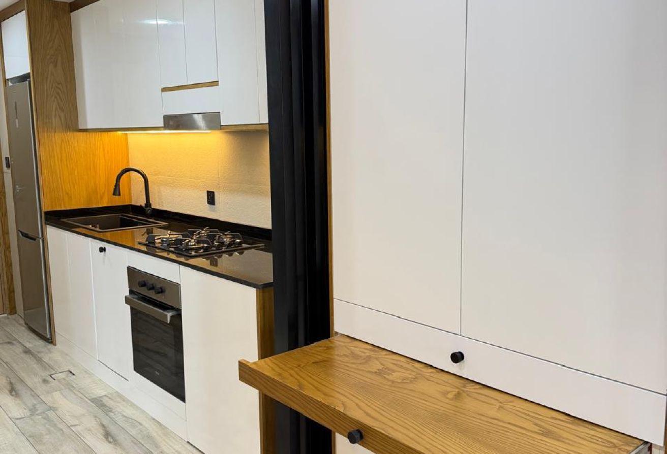 Renovated Modern Furnished Studio photo 7