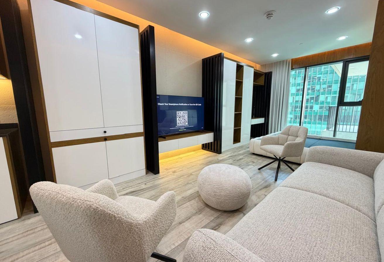 Renovated Modern Furnished Studio photo 2