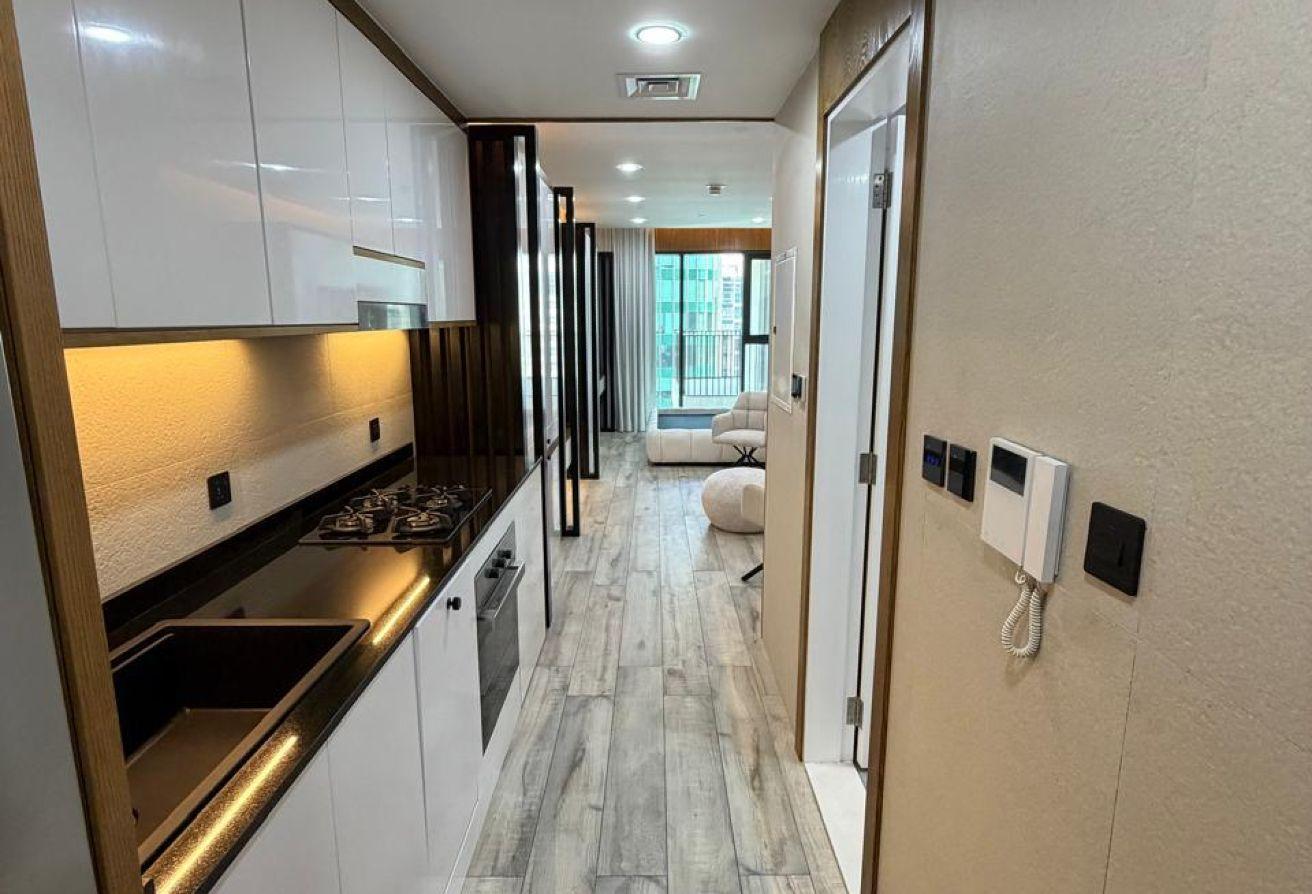 Renovated Modern Furnished Studio photo 6