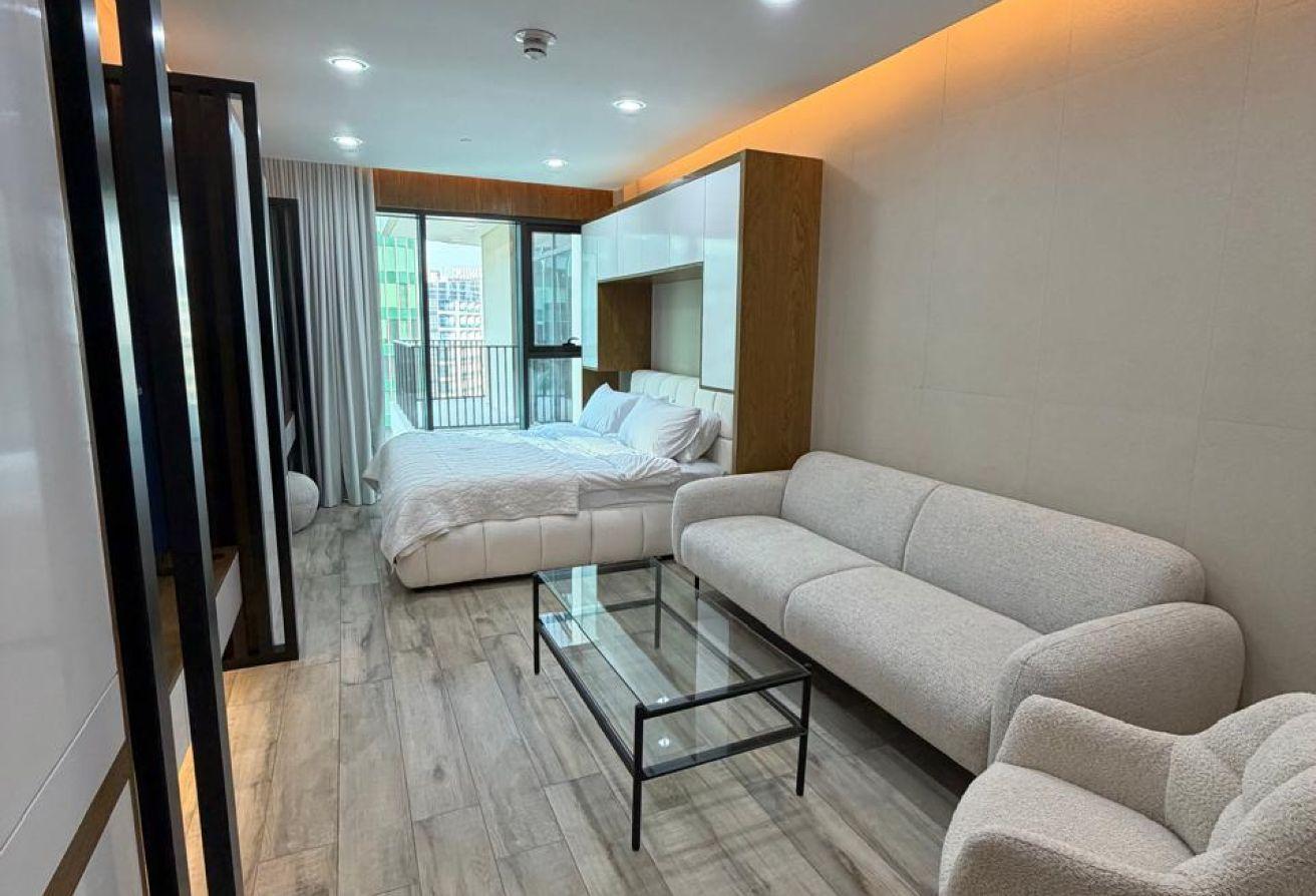 Renovated Modern Furnished Studio photo 14