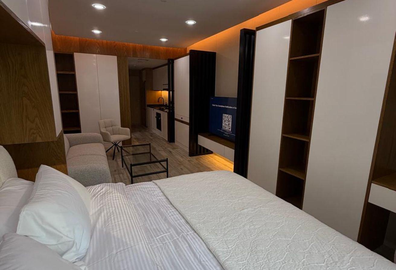 Renovated Modern Furnished Studio photo 15