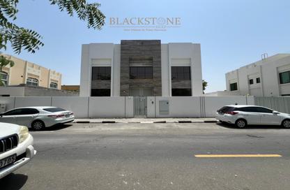 Villa - 4 Bedrooms - 5 Bathrooms for rent in Jumeirah 1 Villas - Jumeirah 1 - Jumeirah - Dubai