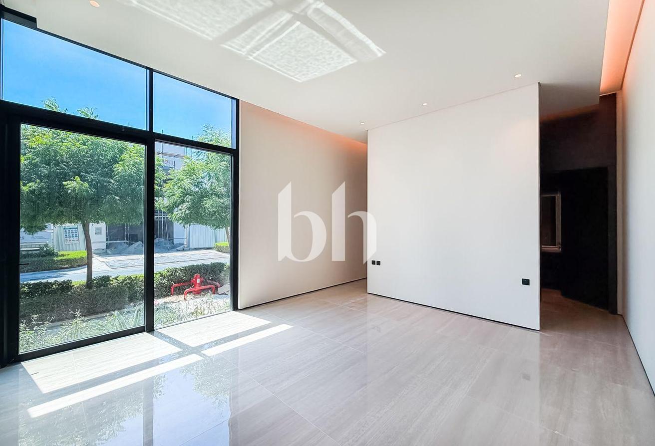 Exceptional Villa | Available Now | Brand New photo 10