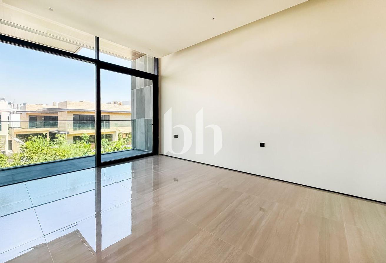 Exceptional Villa | Available Now | Brand New photo 8