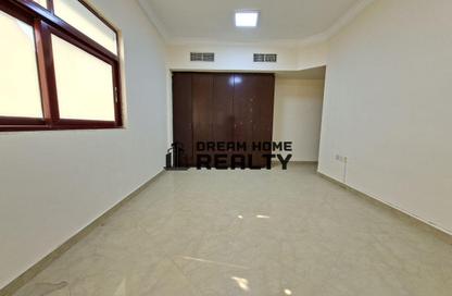 Apartment - 2 Bedrooms - 2 Bathrooms for rent in Al Khan 9 building - Al Khan - Sharjah