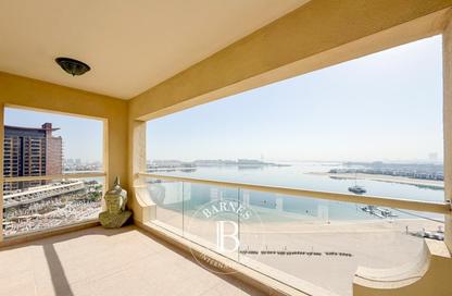 Apartment - 2 Bedrooms - 2 Bathrooms for rent in Al Msalli - Shoreline Apartments - Palm Jumeirah - Dubai
