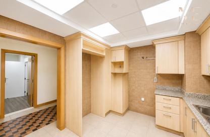 Apartment - 2 Bedrooms - 4 Bathrooms for rent in Al Anbara - Shoreline Apartments - Palm Jumeirah - Dubai