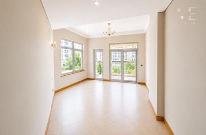 Apartment - 2 Bedrooms - 4 Bathrooms for rent in Al Anbara - Shoreline Apartments - Palm Jumeirah - Dubai