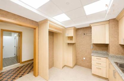 Apartment - 2 Bedrooms - 4 Bathrooms for rent in Al Anbara - Shoreline Apartments - Palm Jumeirah - Dubai