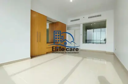 Apartment - 1 Bedroom - 2 Bathrooms for rent in Etihad Tower 2 - Etihad Towers - Corniche Road - Abu Dhabi