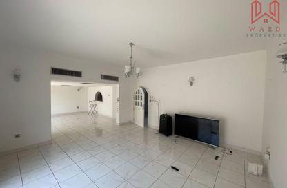 Villa - 4 - 4 for rent in Jumeirah 3 Villas - Jumeirah 3 - Jumeirah - Dubai