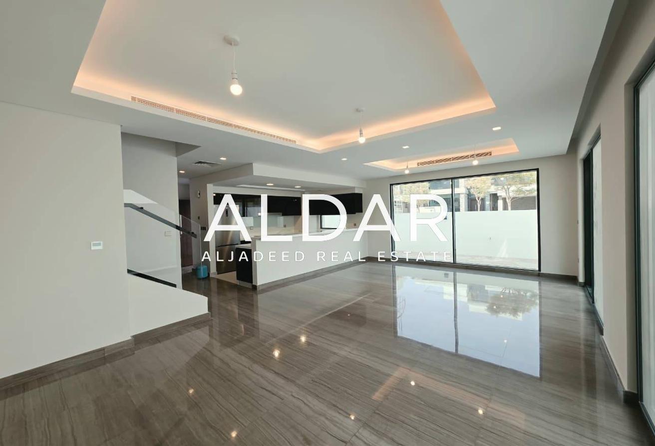 Brand New | Vacant | Maid’s Room | Spacious Layout photo 2