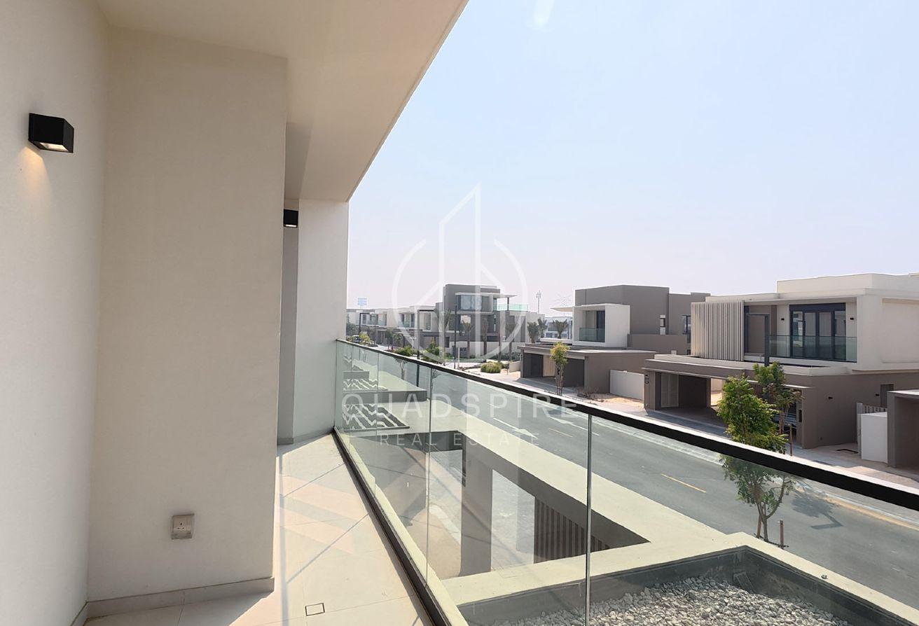 Huge Plot | Corner Unit | Mins To Park | Brand New photo 20