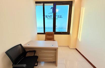 Business Centre - Studio - 4 Bathrooms for rent in Dar Al Salam Building - Corniche Road - Abu Dhabi