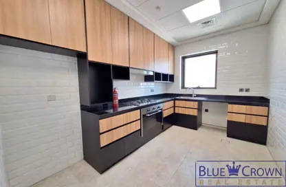 شقة - 2 غرف نوم - 4 حمامات للايجار في ام سكوير - منخول - بر دبي - دبي