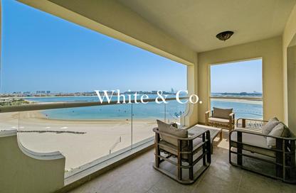 Apartment - 2 Bedrooms - 4 Bathrooms for rent in Al Nabat - Shoreline Apartments - Palm Jumeirah - Dubai