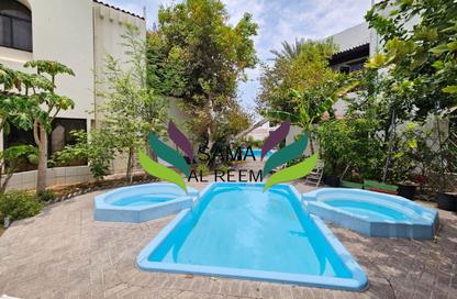 Villa - 4 Bedrooms - 4 Bathrooms for rent in Umm Suqeim 1 Villas - Umm Suqeim 1 - Umm Suqeim - Dubai