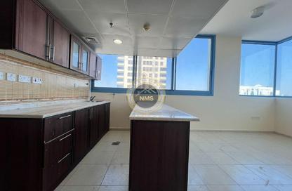 Apartment - Studio - 1 for rent in Al Maqtaa Tower 1 - Hadbat Al Zafranah - Muroor Area - Abu Dhabi