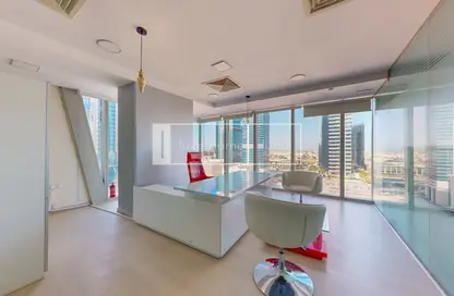 مكتب - استوديو - 1 حمام للايجار في القمة - الخليج التجاري - دبي
